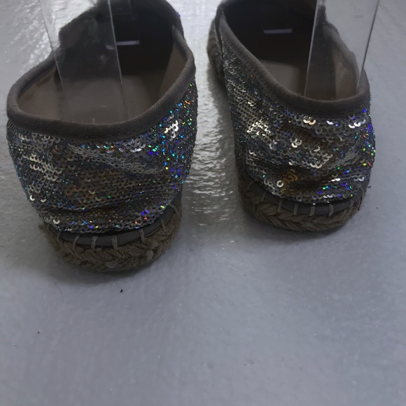 Nicole Miller 6 M Sequin Holographic Silver Flats - Picture 5 of 8